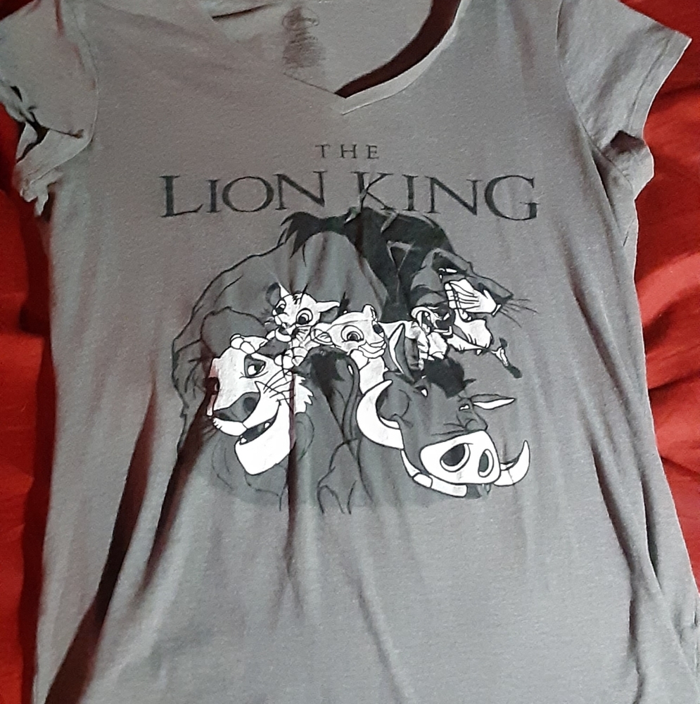 Graphic tee